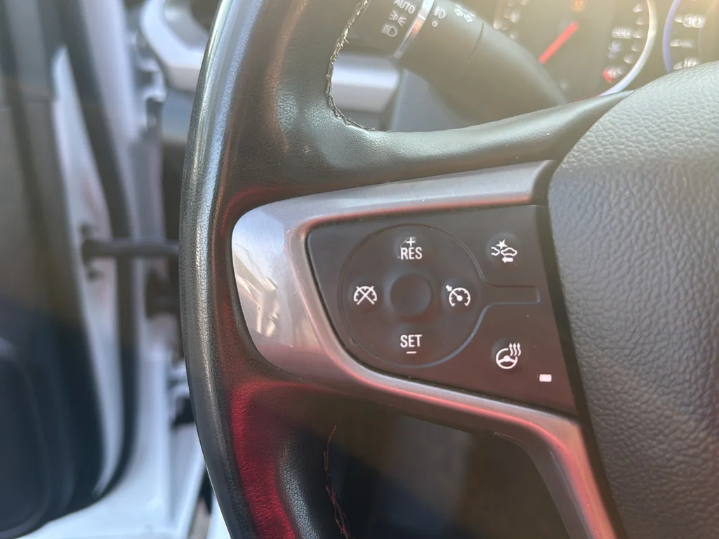 Used 2023 White GMC AT4 image 16
