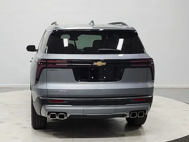 Used 2025 Sterling Gray Metallic Chevrolet LT image 6