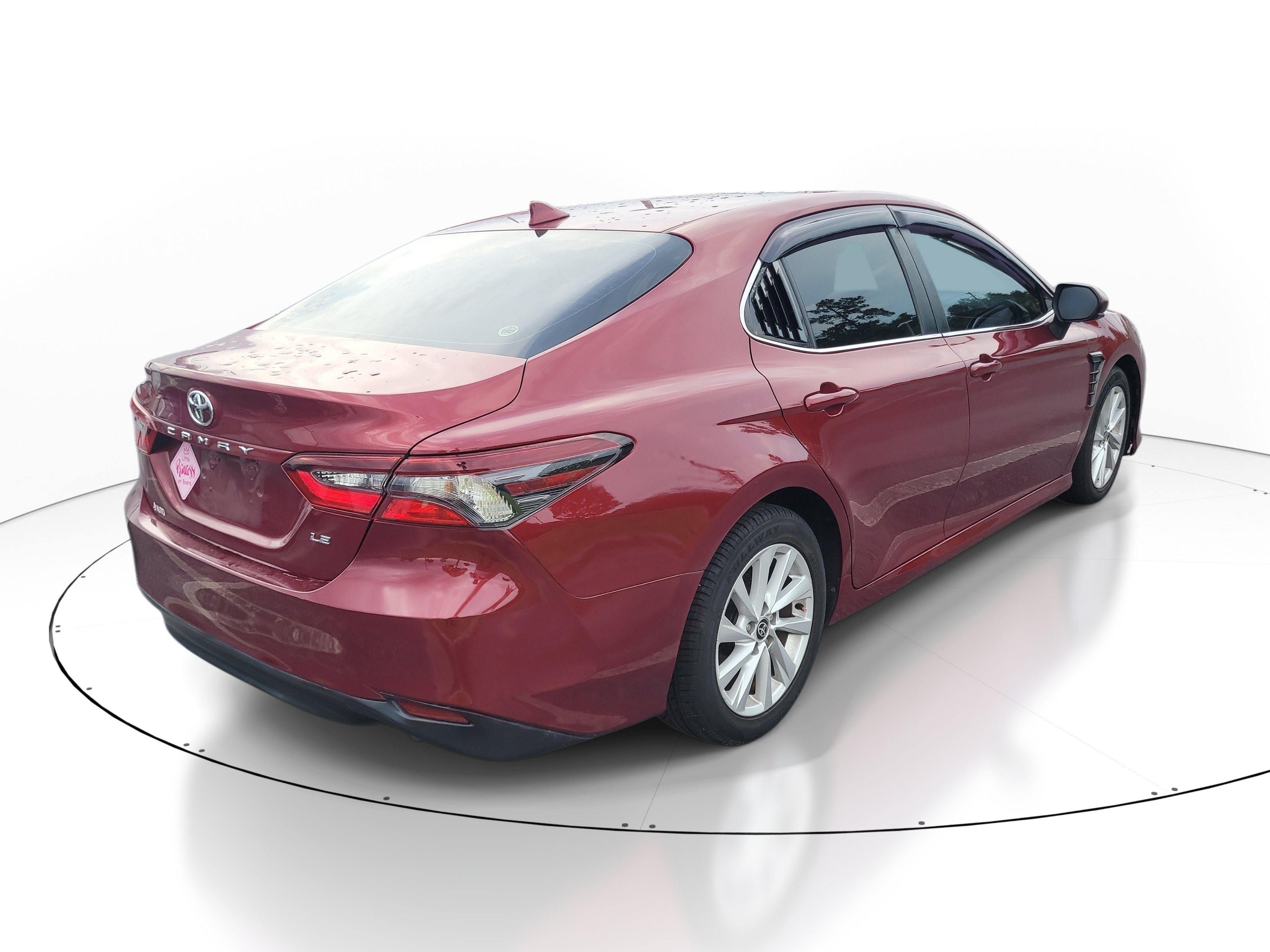 Used 2021 Pearl Toyota LE image 6