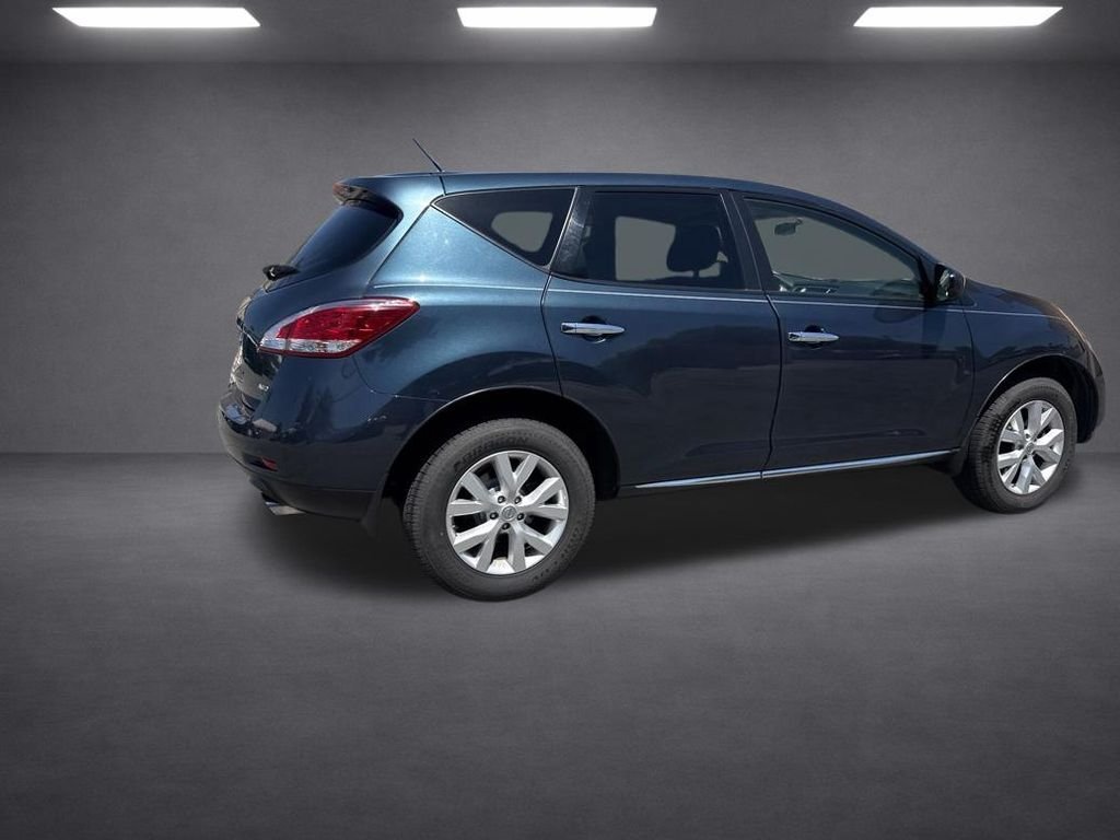 Used 2013 Blue Nissan S image 17