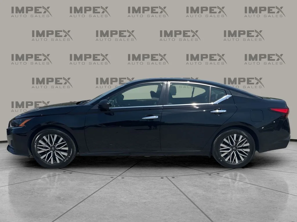 Used 2024 Black Nissan 2.5 SV image 2