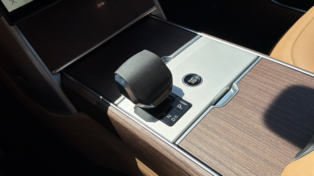 New 2026 Belgravia Green Land Rover SE image 23