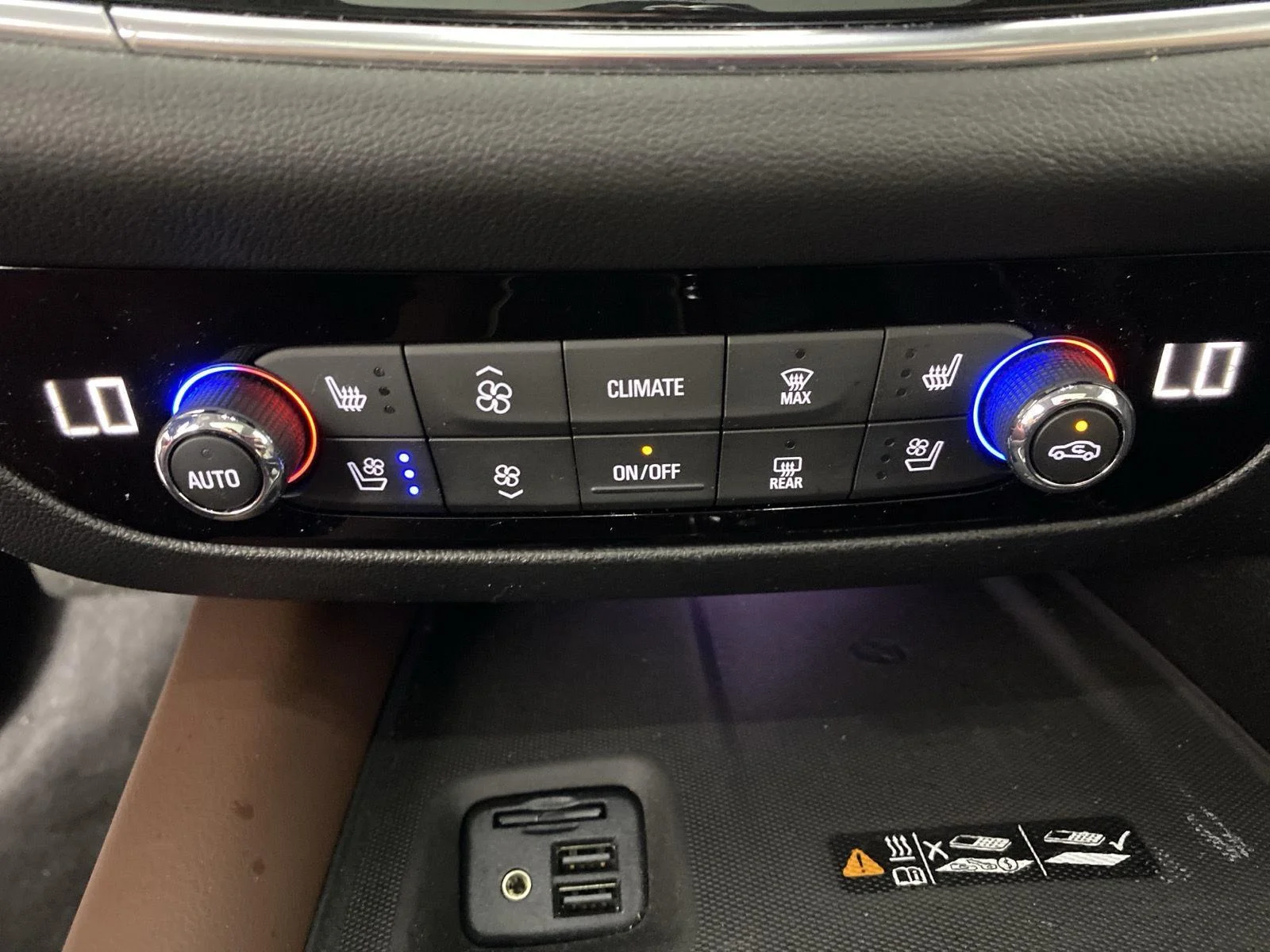 Used 2020 White Frost Tricoat Buick Avenir image 23