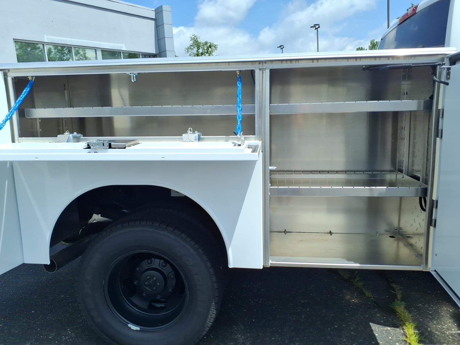 New 2025 Bright White Clear-Coat Exterior Paint RAM Tradesman/Big Horn image 30