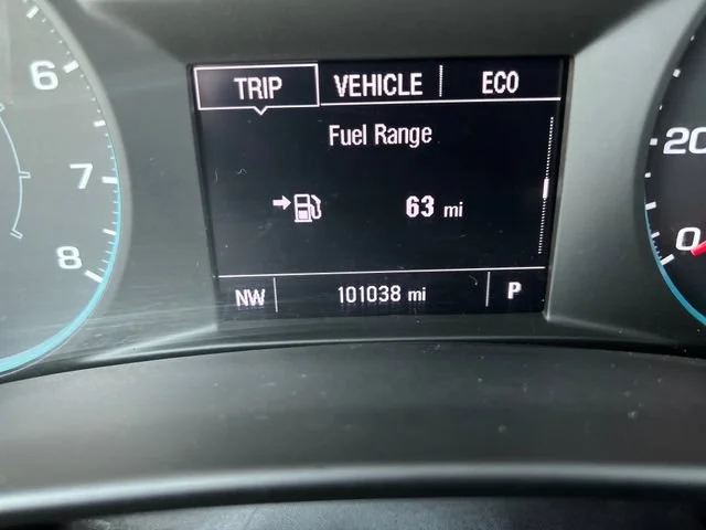 Used 2022 Summit White Chevrolet LS image 21