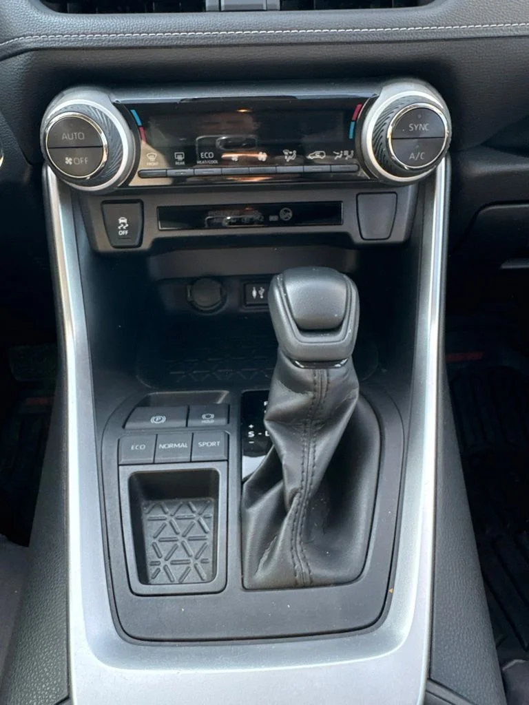 Used 2019  Toyota XLE image 14