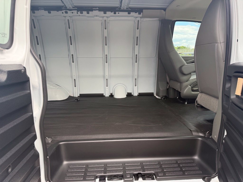 2026 GMC Savana Cargo Work Van - Photo 6