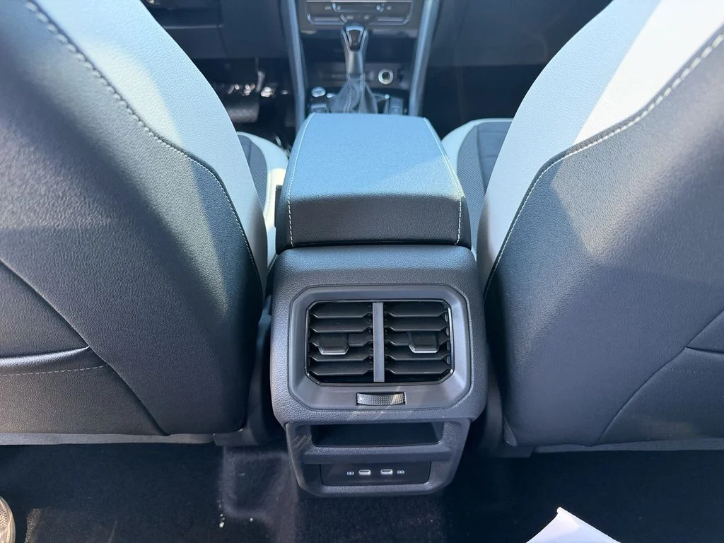 New 2026 Pure White Volkswagen 1.5T SE image 21