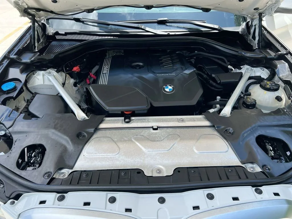 Used 2024 White Metallic BMW xDrive30i image 10