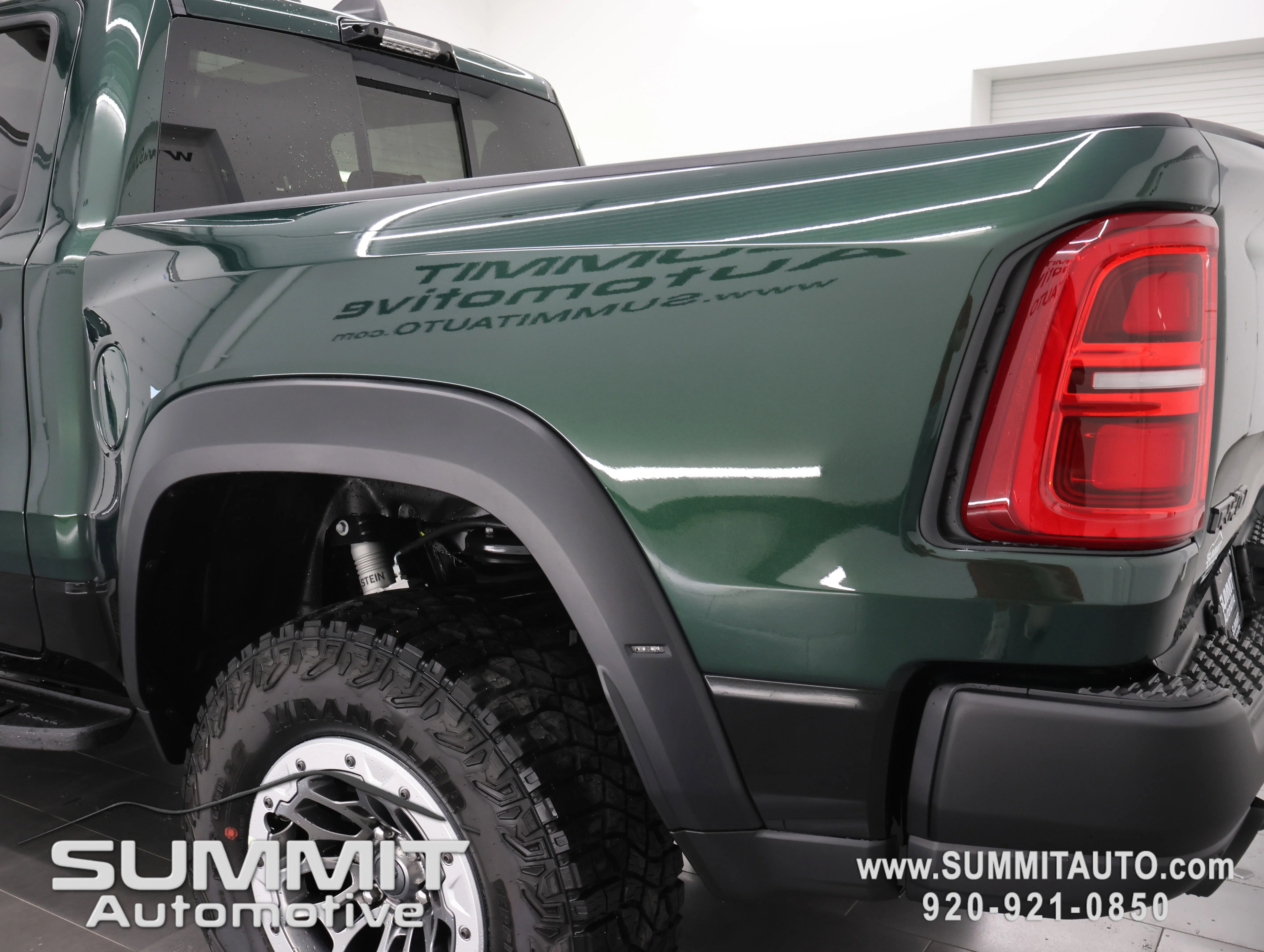 New 2026 Serrano-Green Metallic Exterior Paint RAM RHO image 37