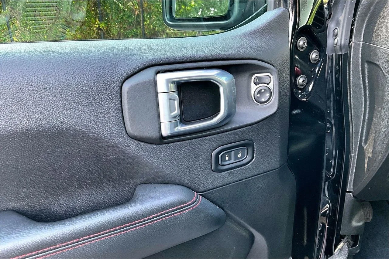 Used 2022 Black Jeep Rubicon image 25
