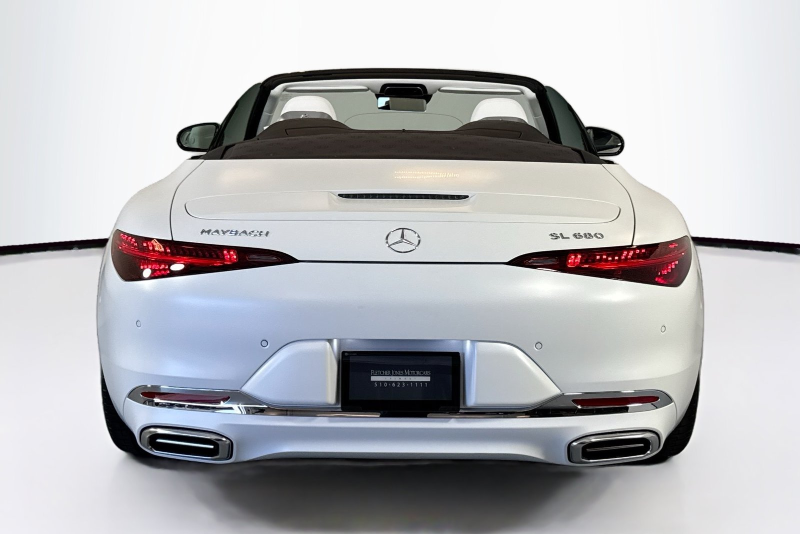 New 2026 Manufaktur Moonlight White Magno Mercedes-Benz Maybach SL 680 Monogram Series image 6