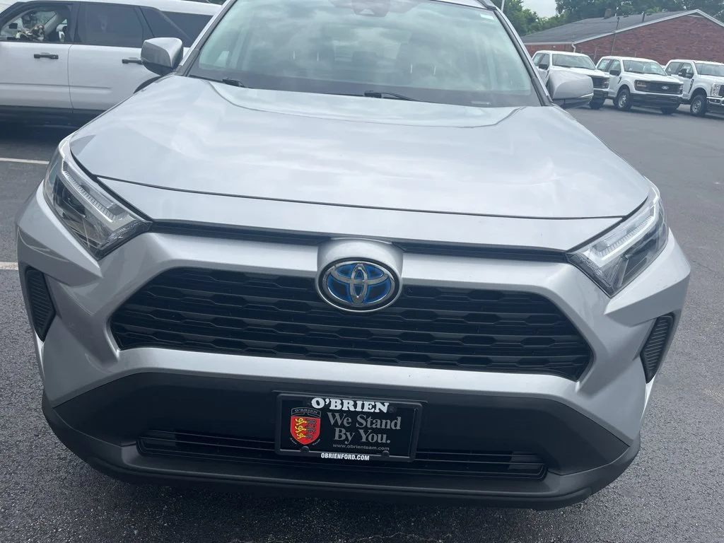 Used 2023 Silver Sky Metallic Toyota LE image 8