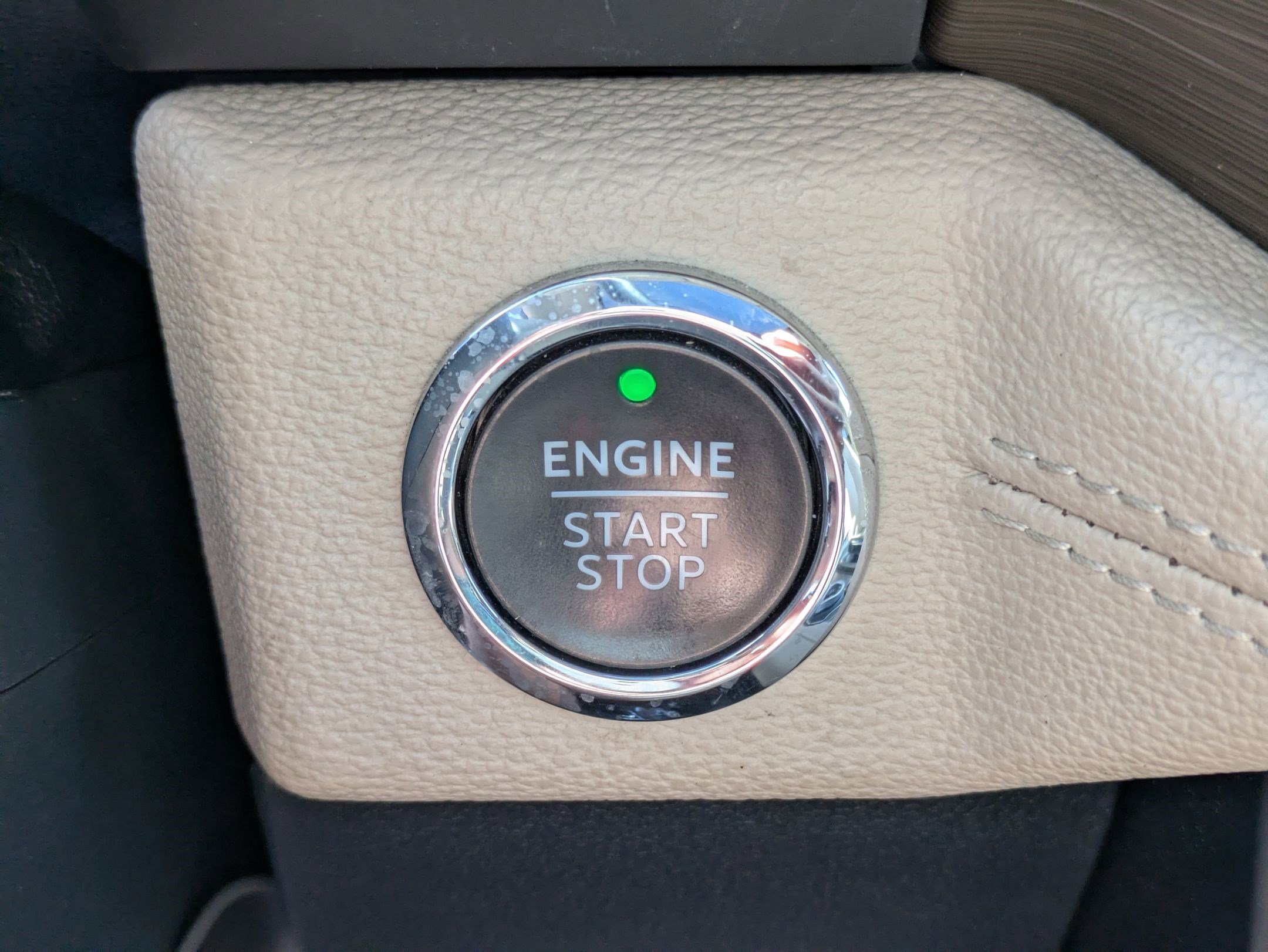 Used 2023 Silver Metallic Ford Limited image 21