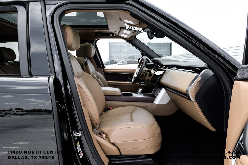 Used 2024 Black Land Rover Autobiography image 37