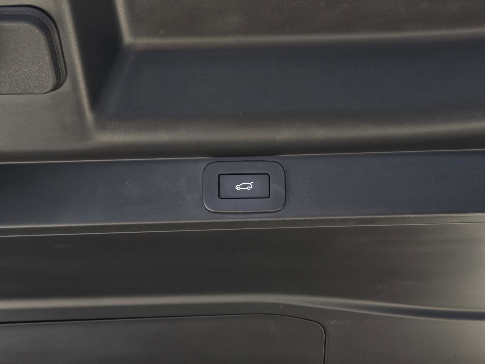 Used 2023 Santorini Black Land Rover SE image 12