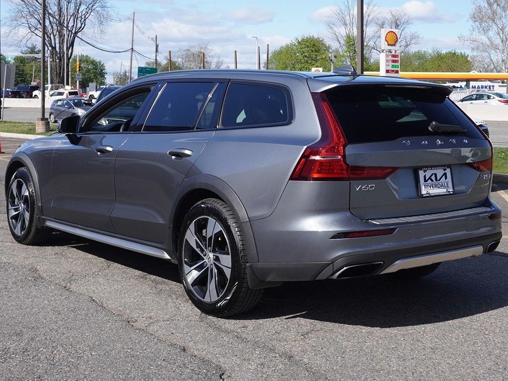 Used 2020 Gray Volvo T5 image 13