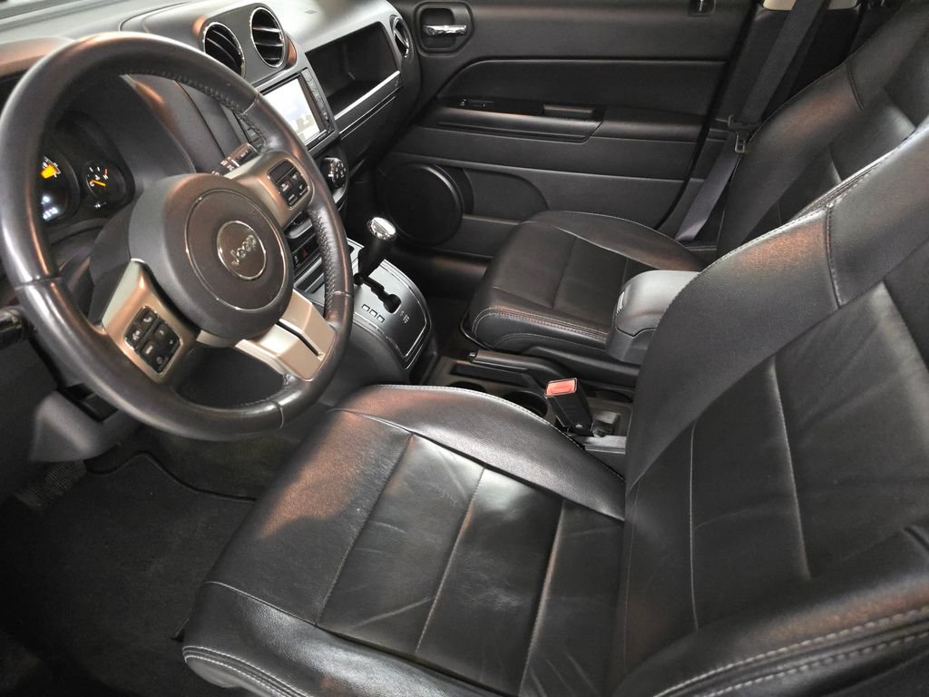 Used 2016 Black Jeep Latitude image 18