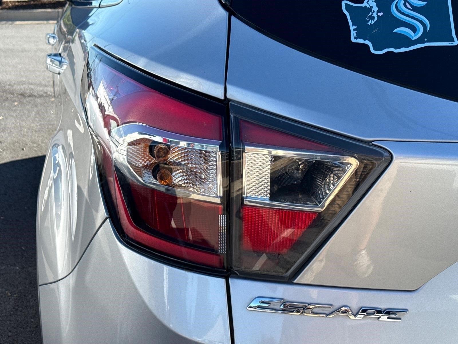 Used 2017 Ingot Silver Ford SE image 10