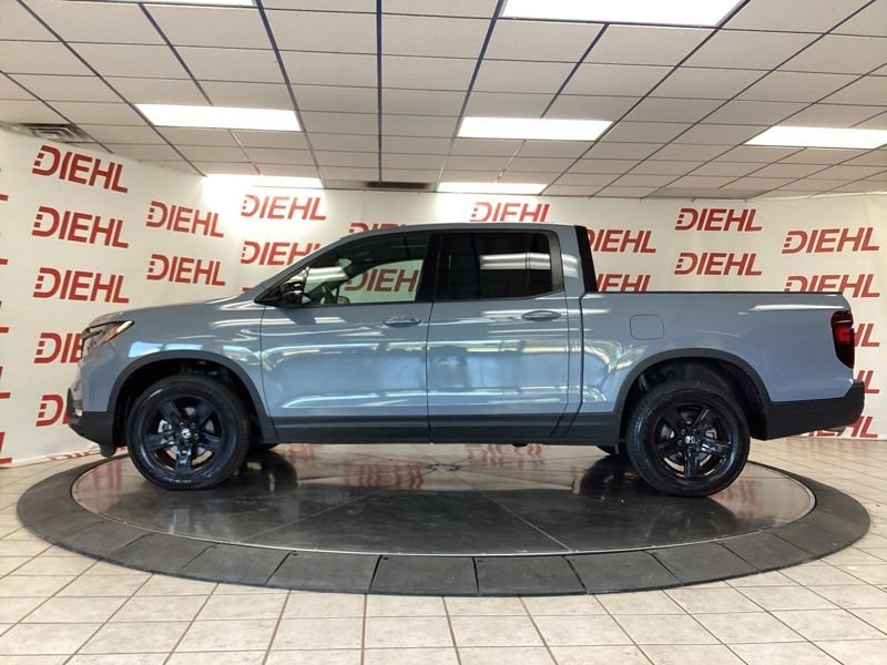 Used 2023  Honda Black Edition image 4
