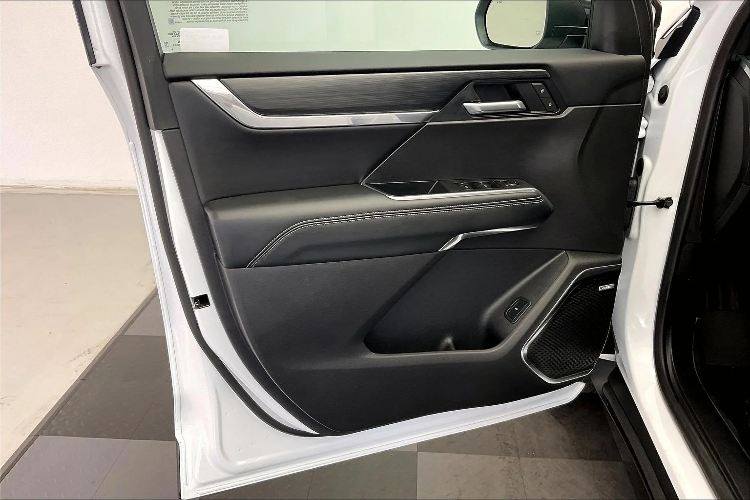 Used 2026 Summit White GMC AWD Elevation image 25