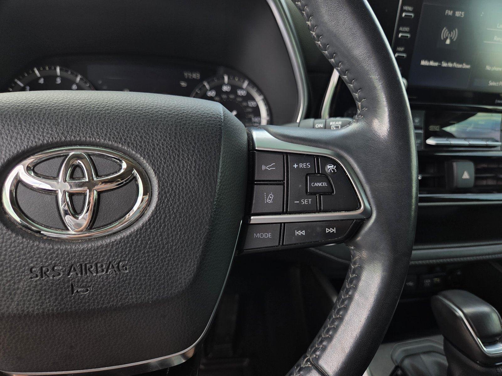 Used 2021 Midnight Black Metallic Toyota XLE image 26