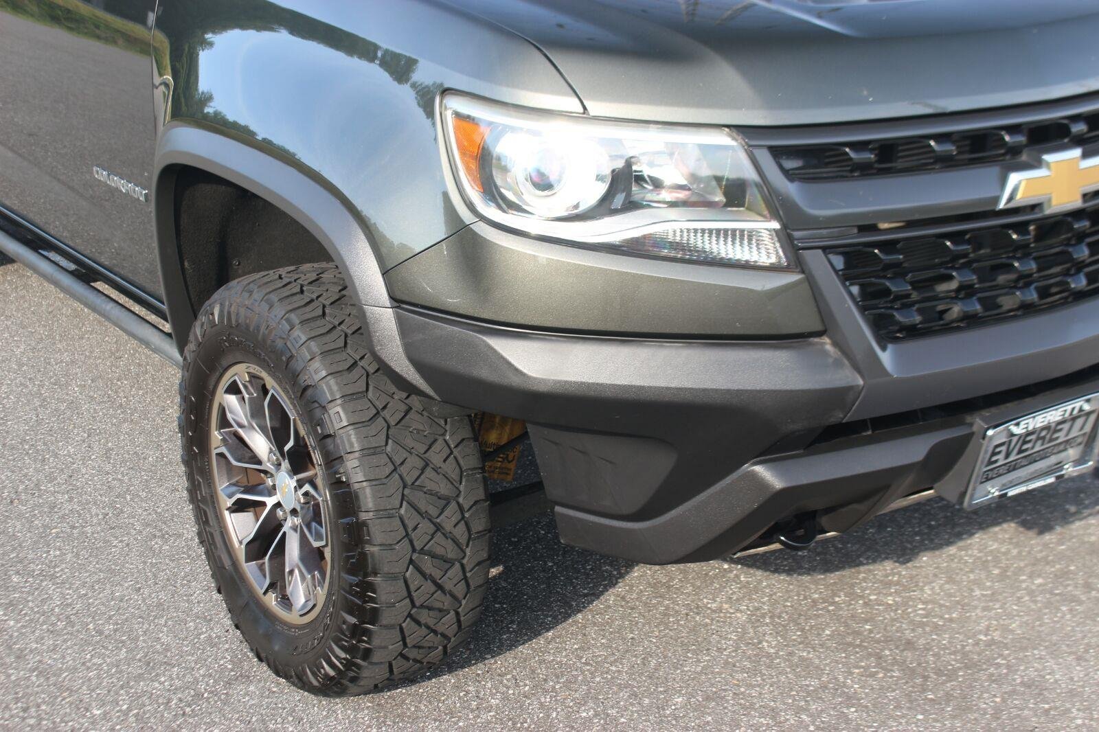 Used 2018 DEEPWOOD GREEN METALLIC Chevrolet 4WD ZR2 image 9
