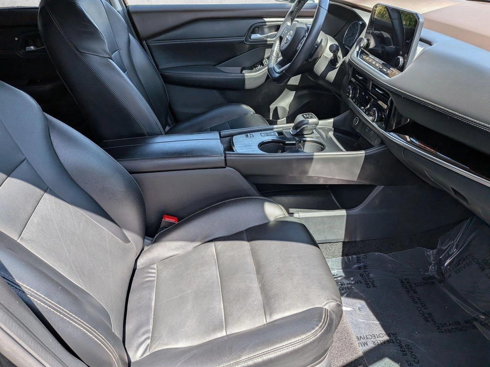 Used 2022 Super Black Nissan SL image 20