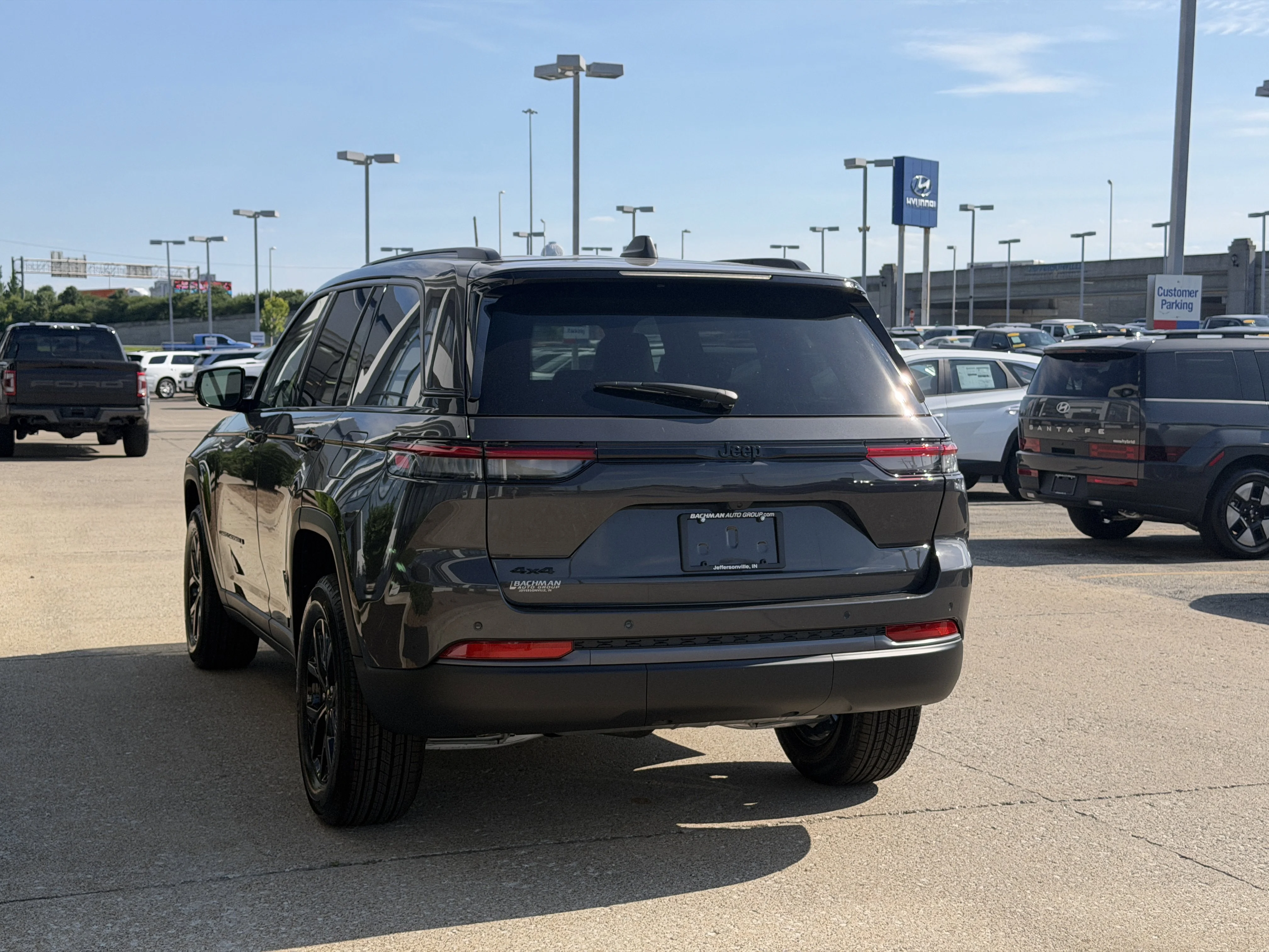 New 2026 Baltic Gray Metallic Clear-Coat Exterior Paint Jeep Altitude image 6