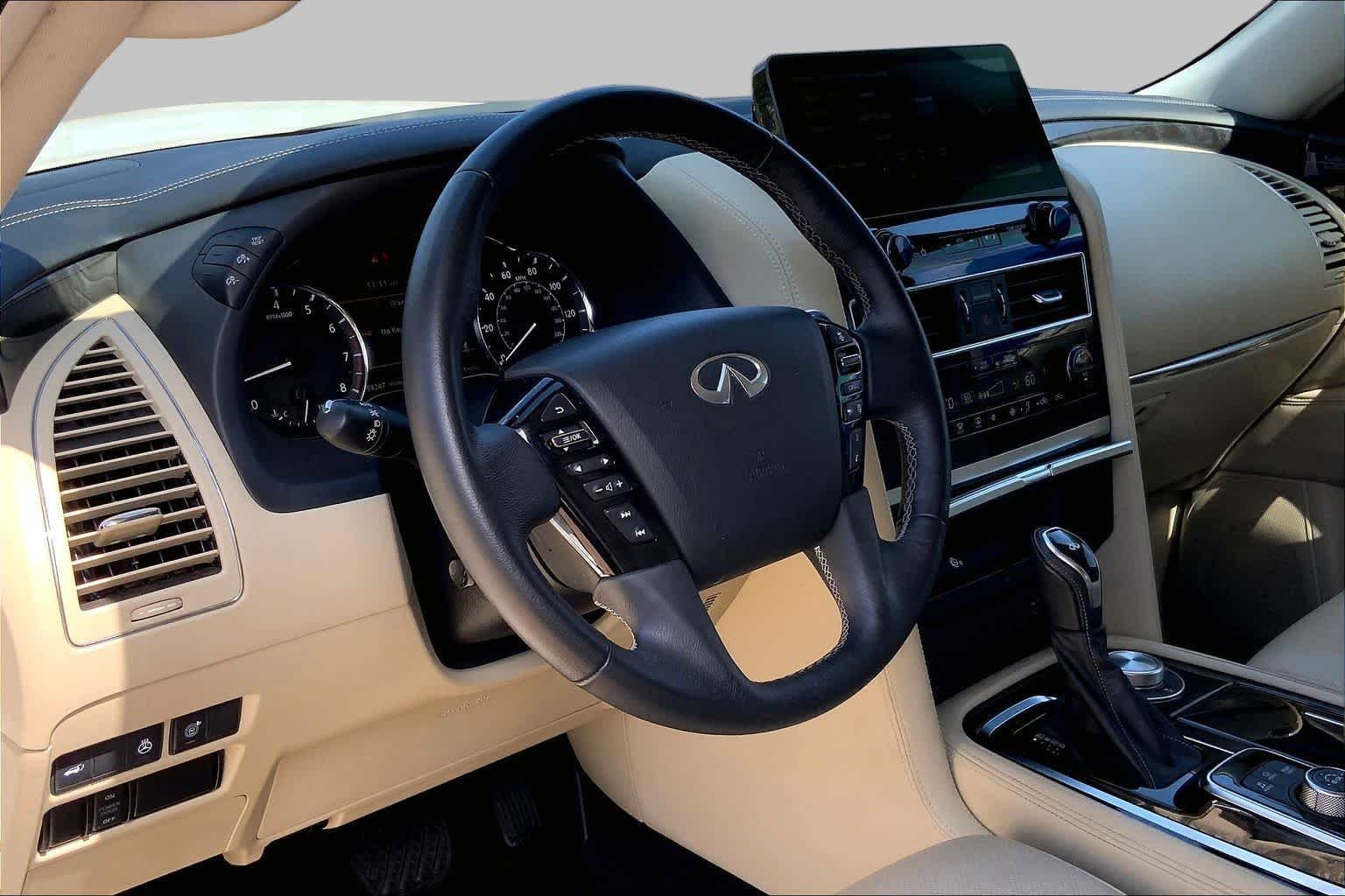 Used 2022 Moonstone White INFINITI LUXE image 18
