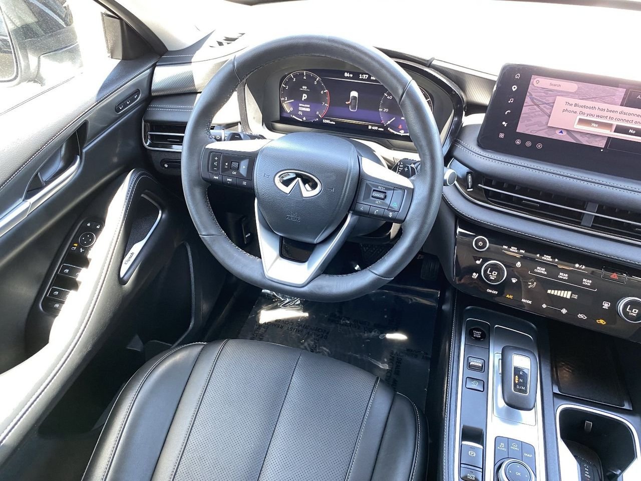 Certified Used 2026 Mineral Black INFINITI LUXE image 17