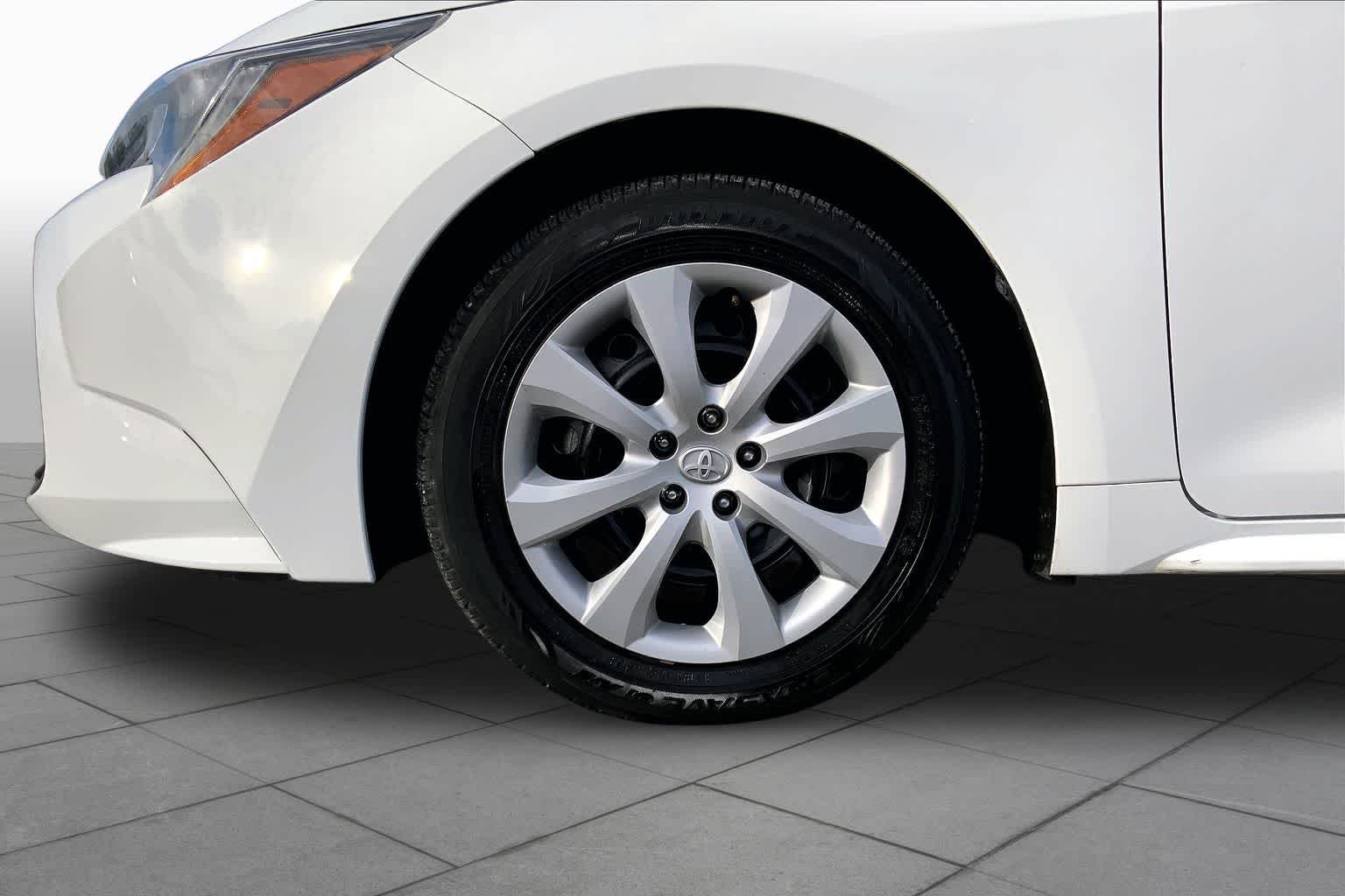Used 2024 Ice Cap Toyota LE image 11