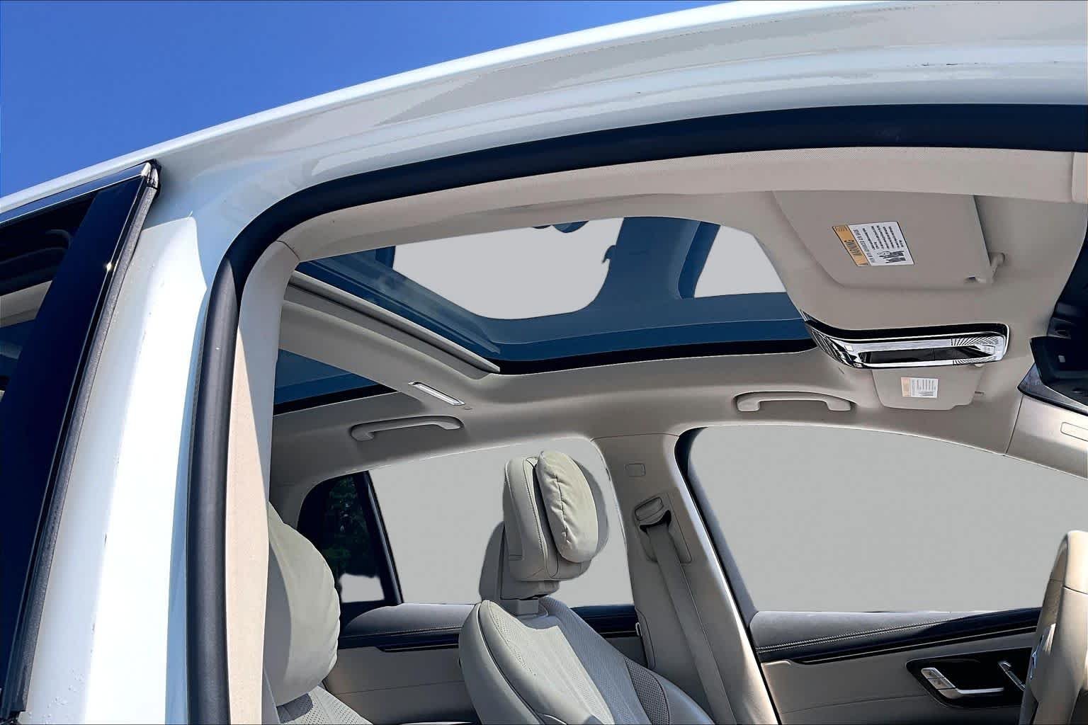 Used 2023 Polar White Mercedes-Benz EQS 580 image 13