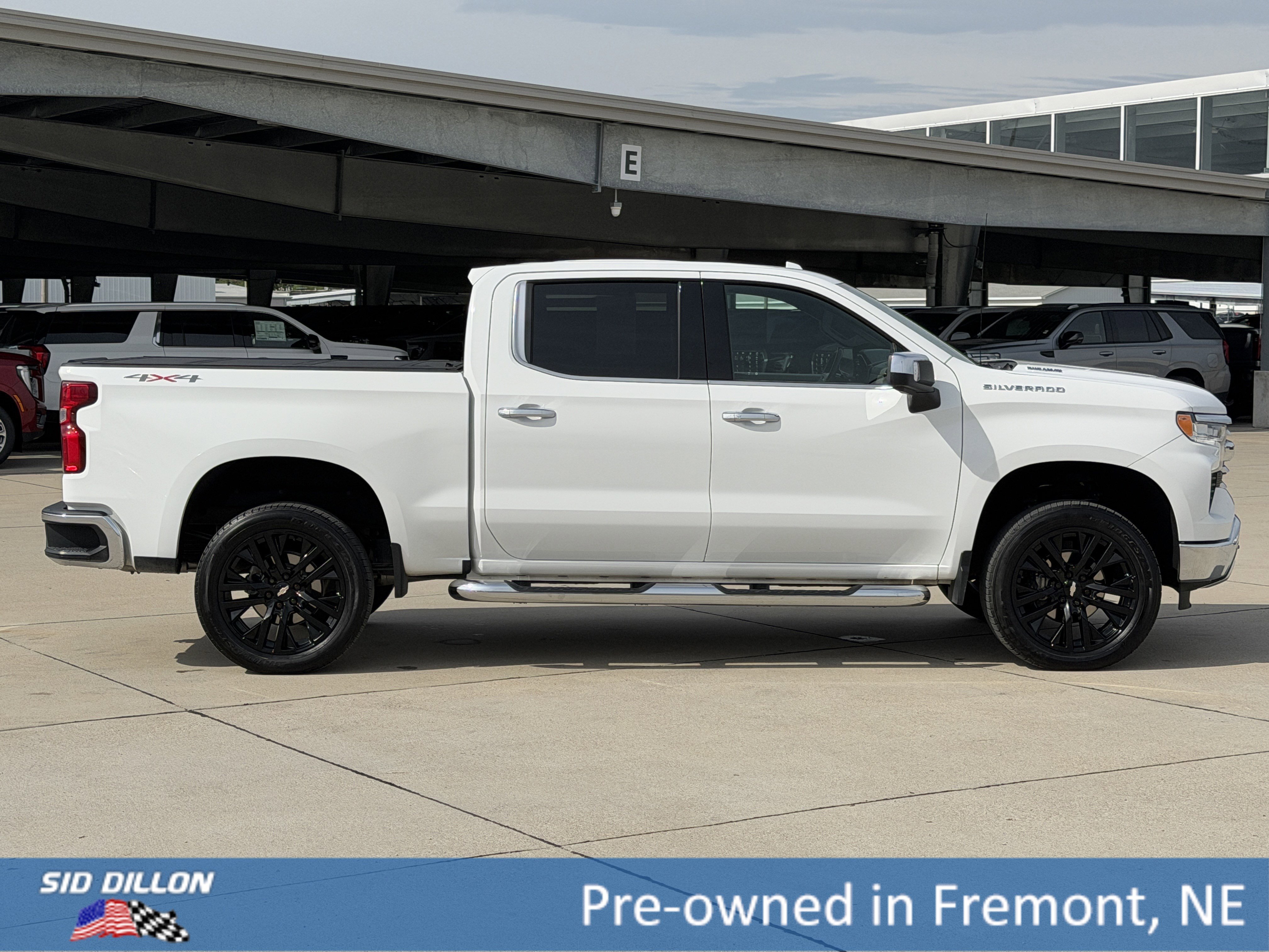 Used 2023 Summit White Chevrolet LTZ image 3