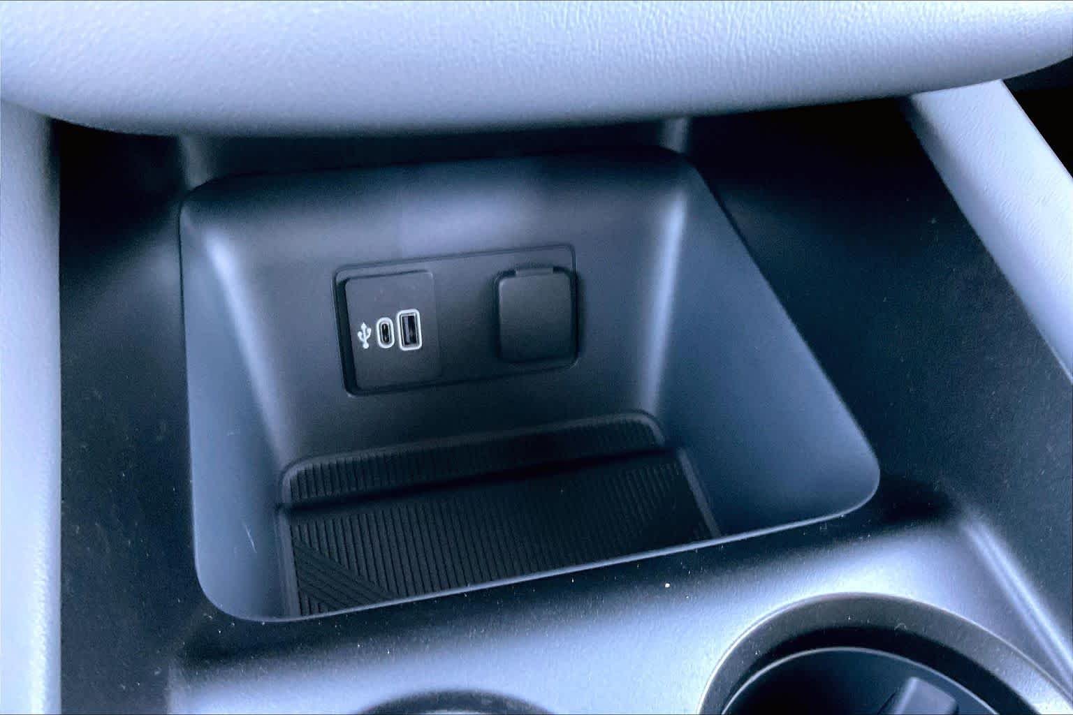 2026 Ford Explorer Active - Photo 18