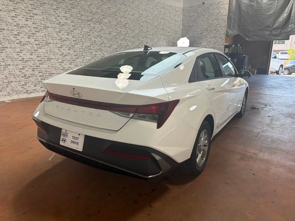 New 2026 Serenity White Hyundai SE image 7