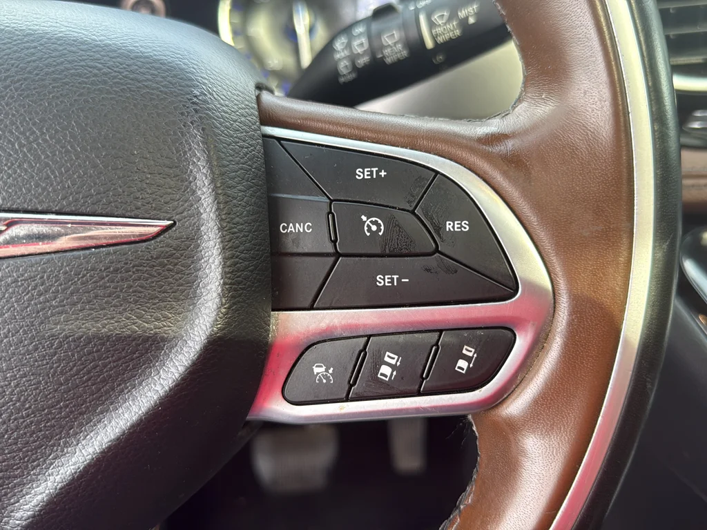 Certified Used 2019 White Chrysler Limited image 10