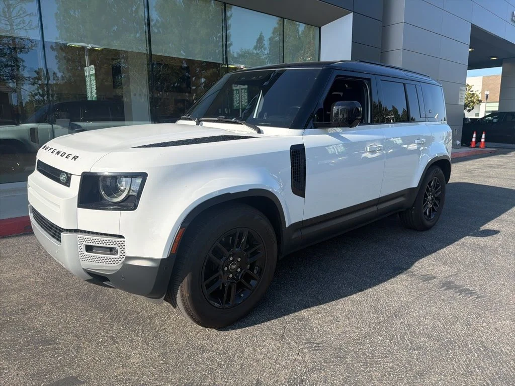 2024 Land Rover Defender 110 S P300's photo
