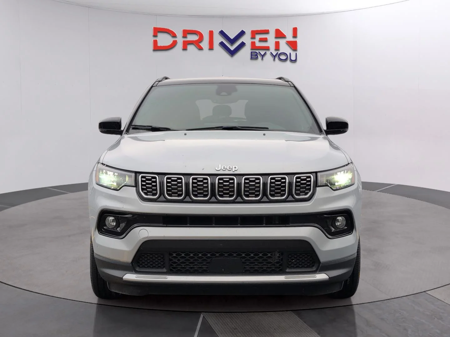 Used 2025 Silver Zynith Metallic Clearcoat Jeep Limited image 8