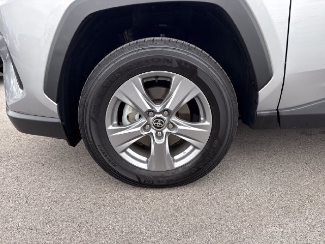 Used 2022 Silver Toyota XLE image 10