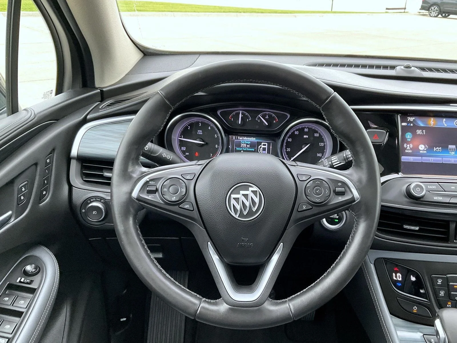 Used 2020 Blue Buick Essence image 13