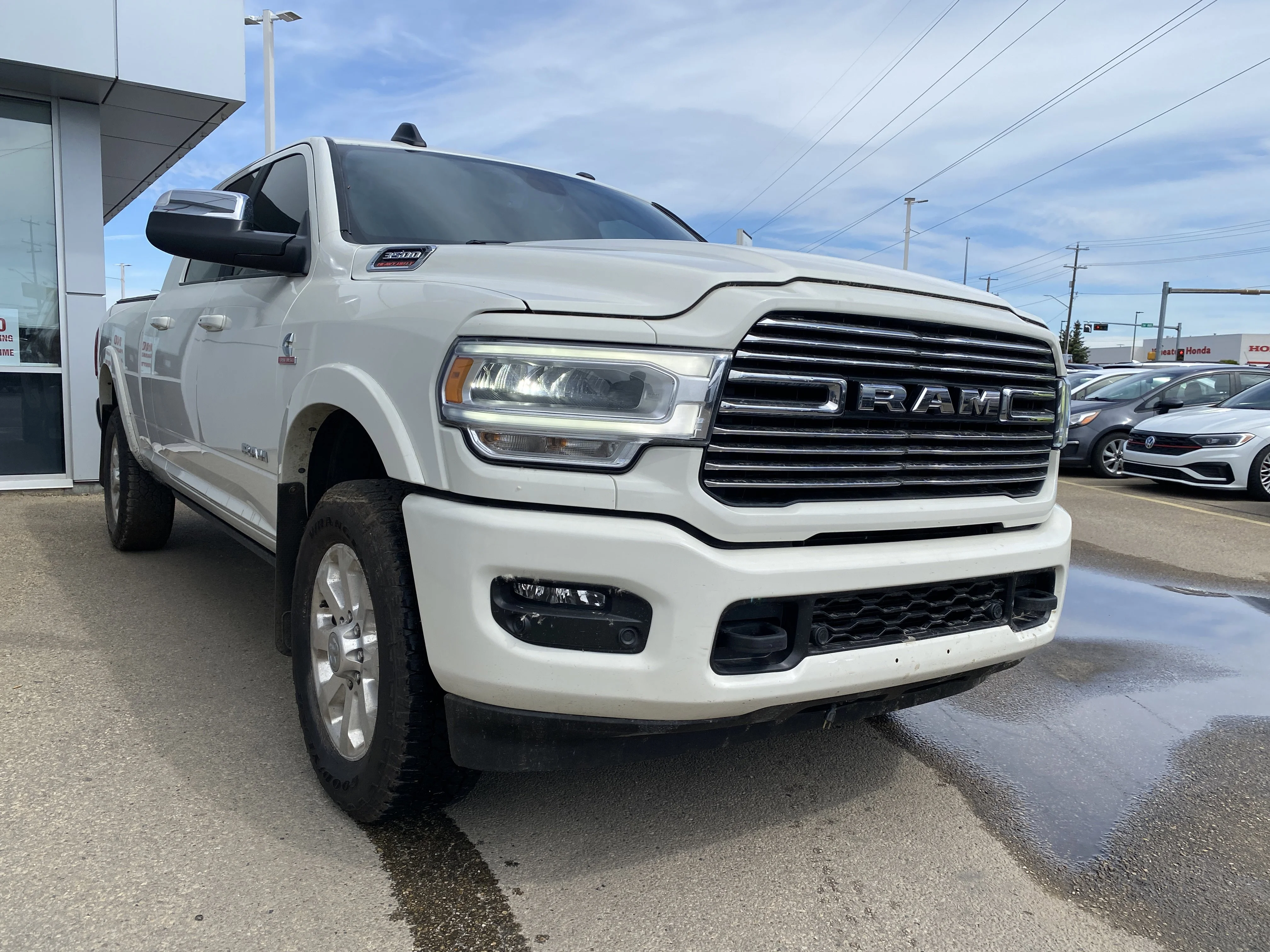 Used 2022 White Ram Laramie MEGA CAB * 12 DISPLAY * DIGITAL REARVIEW MIRROR * image 7