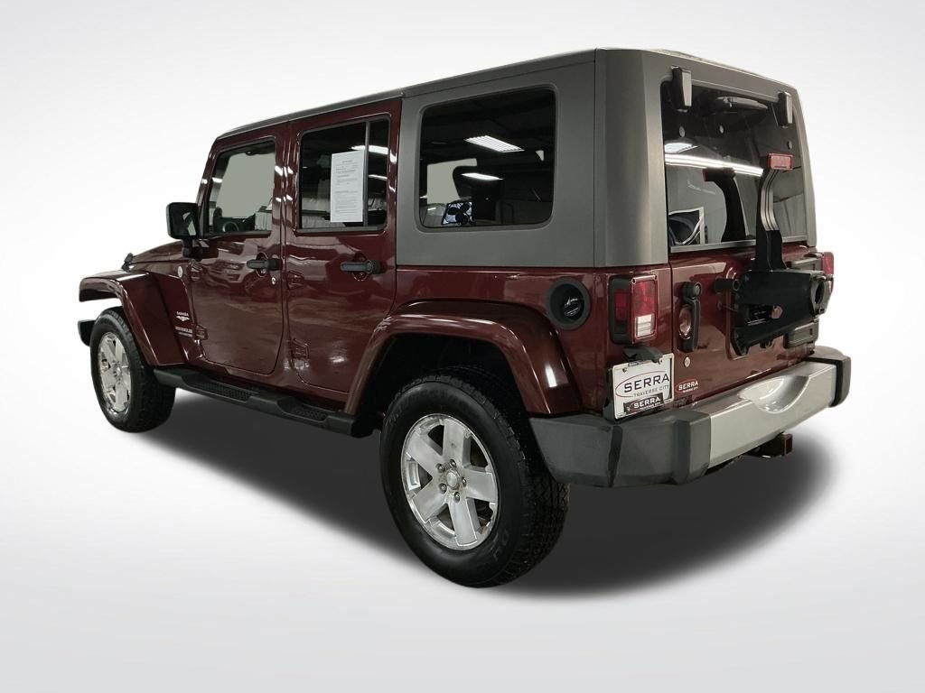 Used 2010  Jeep Unlimited Sahara image 3