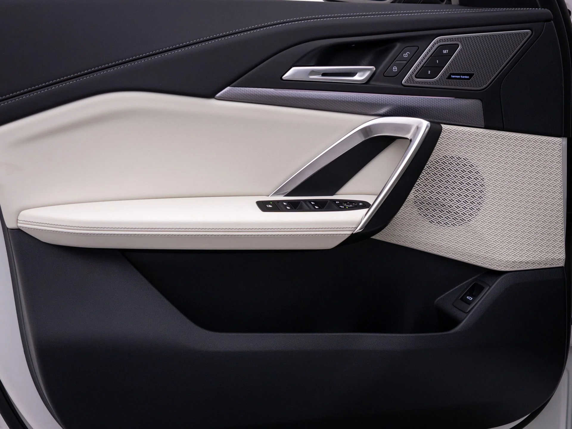 New 2026 White BMW xDrive28i image 14