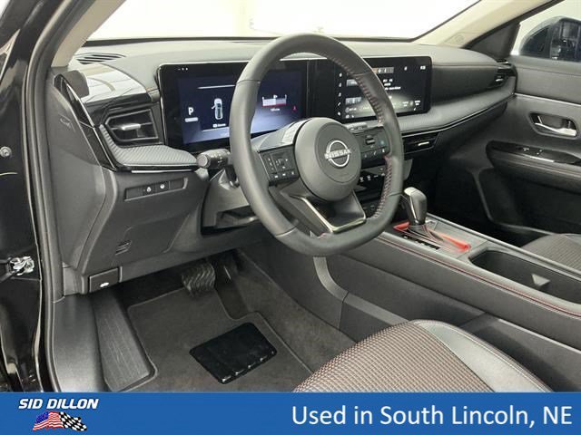 Used 2025 Super Black Nissan SR image 16