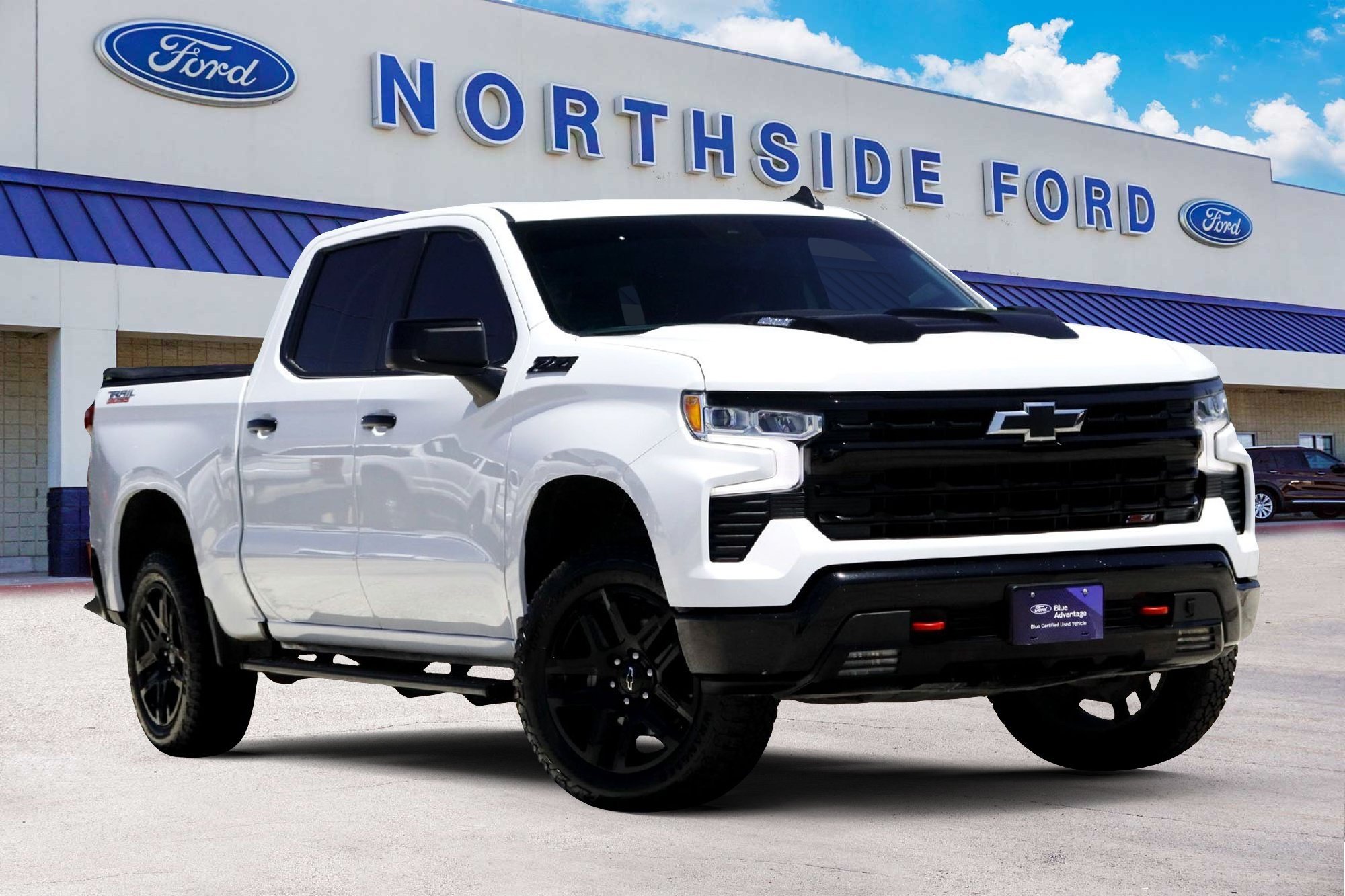 Used 2024 Summit White Chevrolet LT Trail Boss image 1