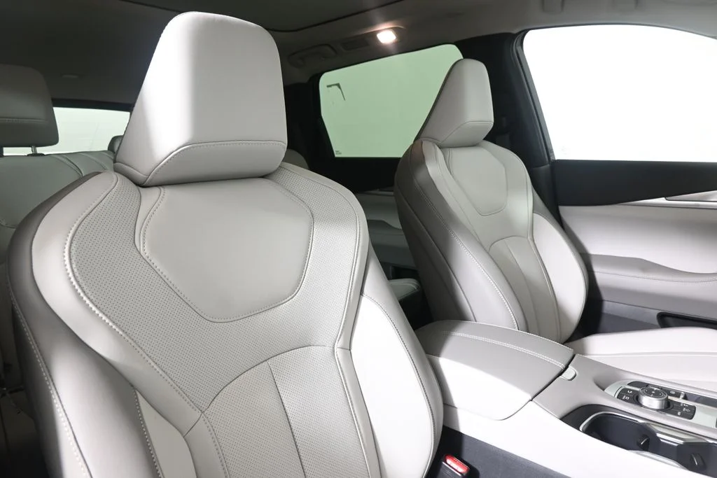New 2027 Black INFINITI LUXE image 35