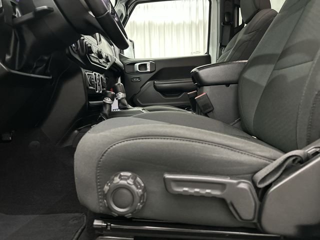 Used 2022 White Jeep Sport image 16