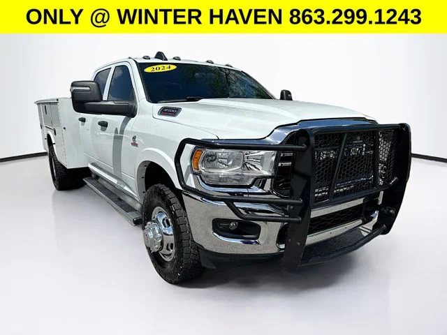 2024 RAM 3500 Tradesman 4X4 Crew Cab's photo