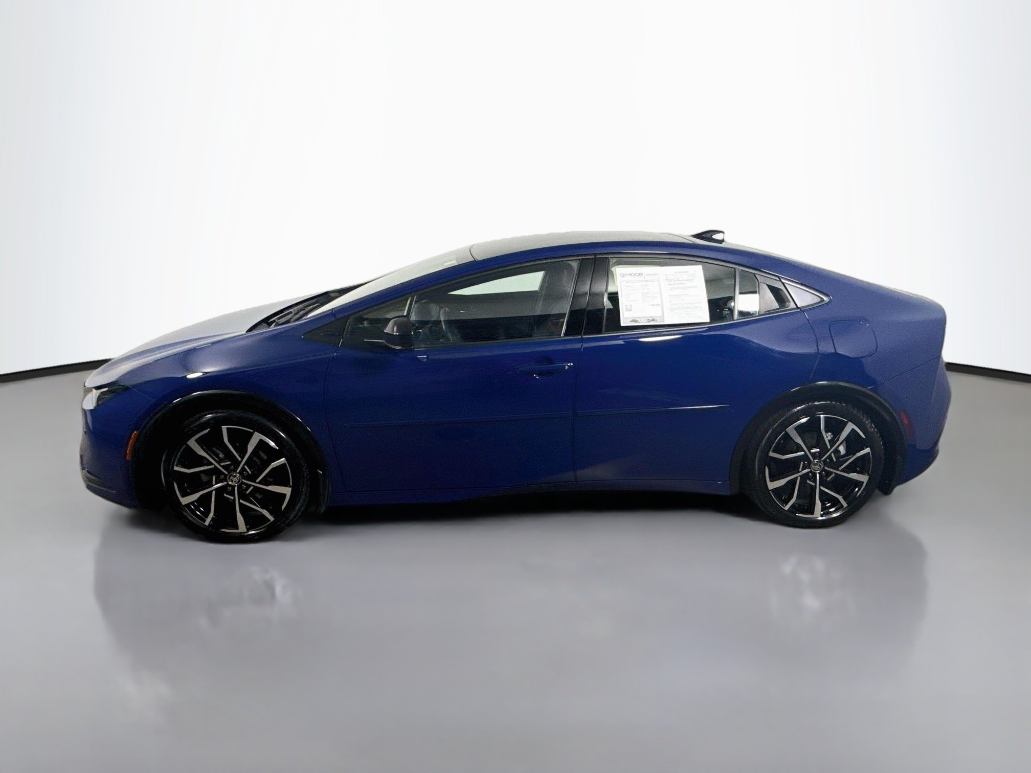 Used 2025 Reservoir Blue Toyota XSE Premium image 4